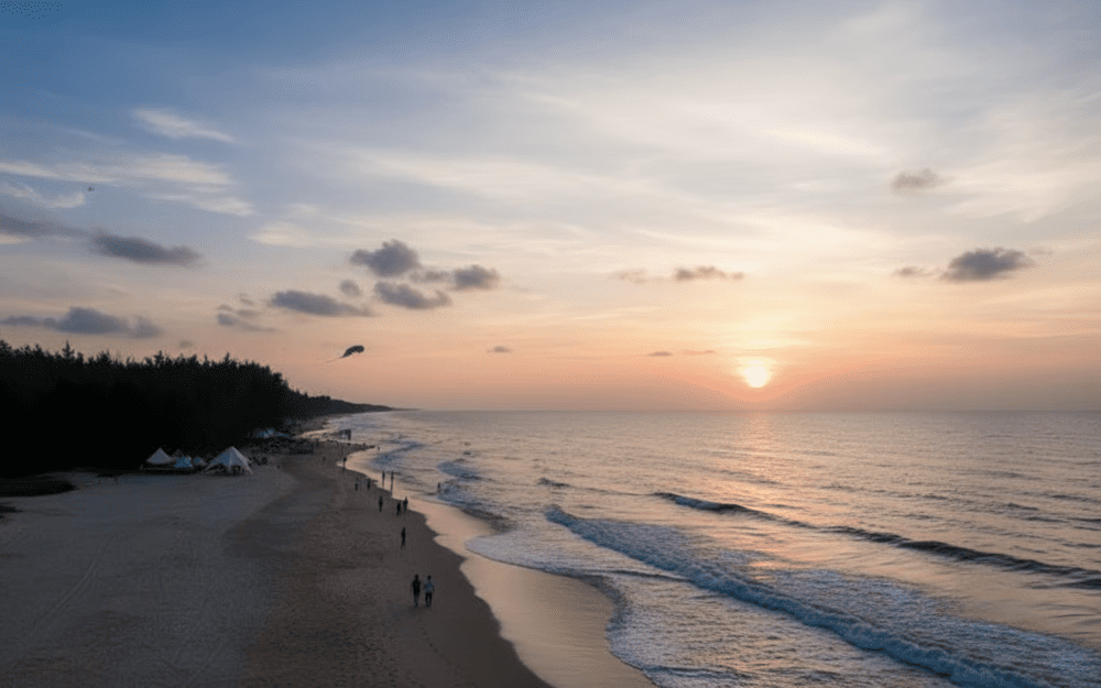 B&atilde;i biển Hồ Cốc nh&igrave;n từ tr&ecirc;n cao